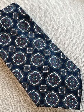 Men’s Silk Navy and Green Tie